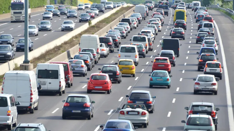 Anketa o prometnim navikama: mu&scaron;karci u Hrvatskoj se na posao voze autom dok žene pje&scaron;ače