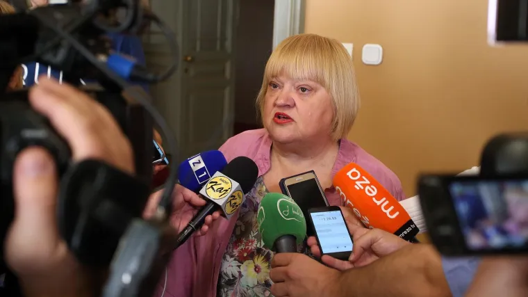 'Za&scaron;to onaj koji ima deficit spa&scaron;ava&nbsp;onog koji ima suficit'