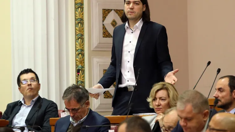 'Ministar je nudio novac načelnici Omi&scaron;lja da ne govori negativno o LNG terminalu'