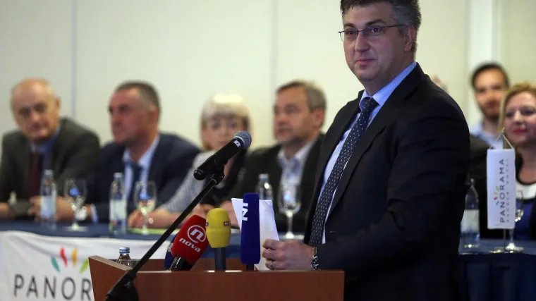 'On je poznat po tome &scaron;to je neuspje&scaron;ni &scaron;lager pjevač'