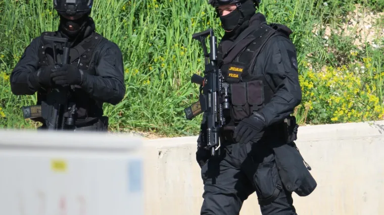 Mu&scaron;karac se zatvorio u kuću i prijetio da će se raznijeti