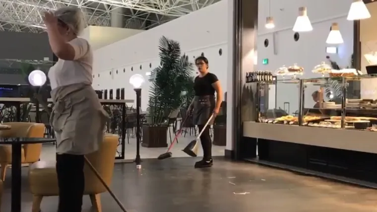 Nesvakida&scaron;nji prizor: vjetar skoro odnio Tuđmana, umalo 'prohujao s vihorom'