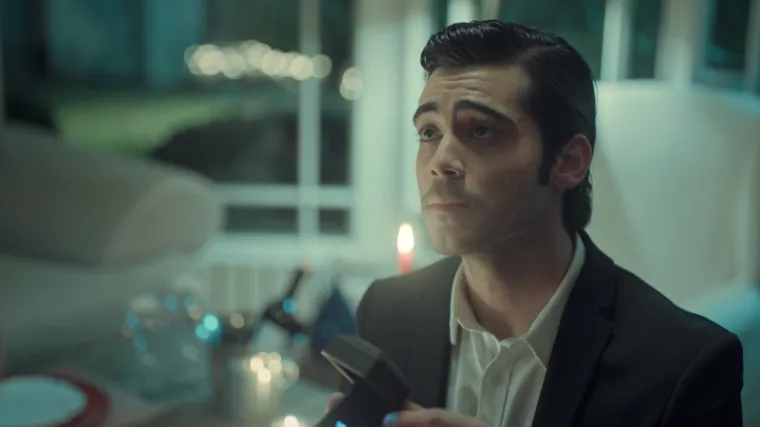 Dok je u konaku i dalje napeto Murat zaprosi Bade (Istanbulska nevjesta)