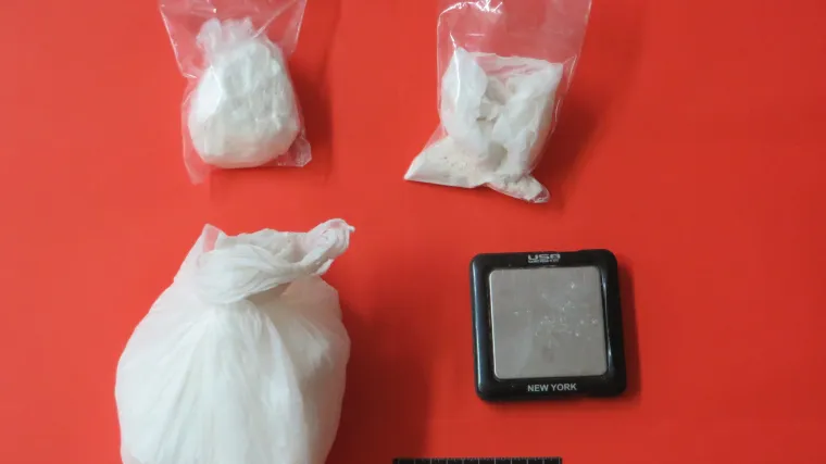 Dva mladića osumnjičena za zlouporabu opojnih droga: prona&scaron;li tabletice, kokain i travu