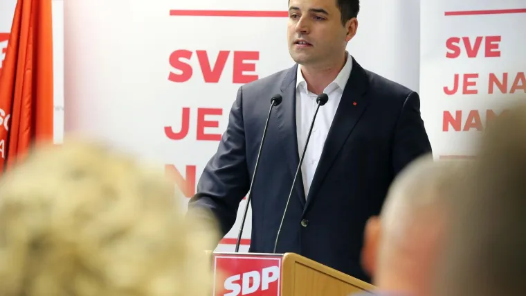 Bernardić: 'Ljudi odlaze zbog rodbinskog i stranačkog uhljebljivanja po modelu HDZ-a i HNS-a'