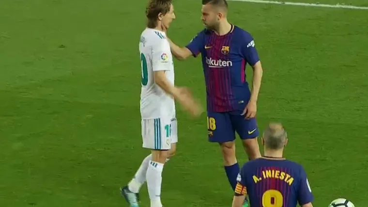 Jordi Alba gutio Modrića, Luka mu žestoko uzvratio