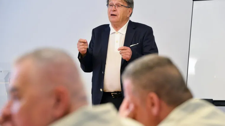 Ćiro Blažević zapovjednicima Hrvatske vojske održao predavanje o motivaciji i faktorima uspjeha