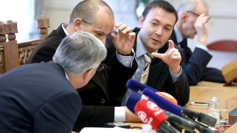 Hoće li Bernardić zamijeniti Bauka na čelu Kluba SDP-a?