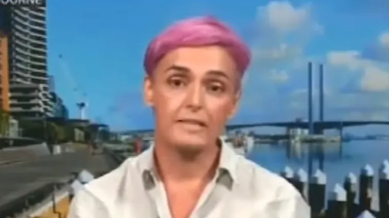 Stručnjakinja kaže kako bi roditelji trebali tražiti od bebe dozvolu za mijenjanje pelena