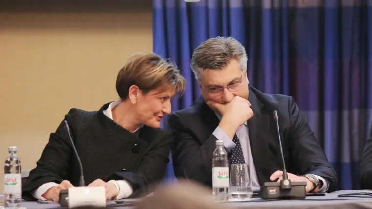 'Mi moramo maknuti fokus s Ine. Napravimo od Agrokora slučaj'