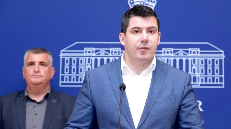 I Mostovci skupili potpise za raspravu o povjerenstvu za Agrokor: 'Ovo je za ostavku premijera i cijele vlade'