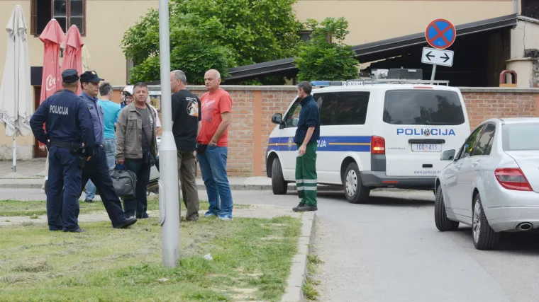 Kombijem išao u rikverc i udario pješakinju