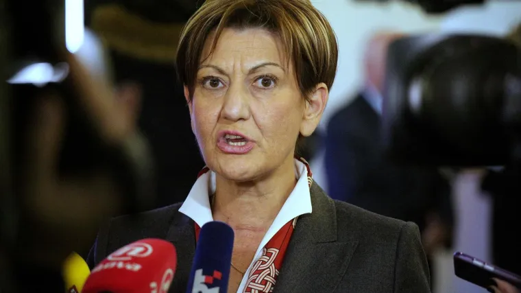 'Za&scaron;to mislite da sam izgubila njihovo povjerenje? Voljela bih vidjeti sadržaj va&scaron;ih mailova'