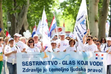 VIDEO, FOTO Na Međunarodni dan sestrinstva prosvjeduju medicinske sestre i tehničari: traže bolje uvjete rada i poštovanje