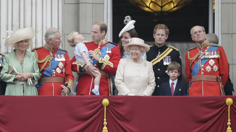 Saznajte kojih 5 modnih pravila kraljevska obitelj mora pratiti