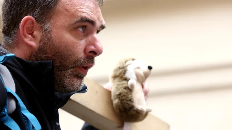 'Hodamo za život, a rođenu djecu ostavljamo da bespomoćno umiru'