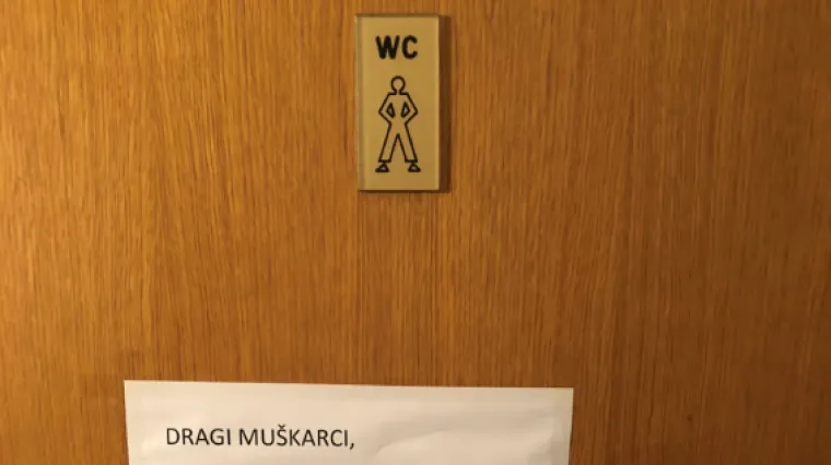 Urnebesna mu&scaron;ko-ženska prepiska na vratima jednog WC-a: 'Dragi mu&scaron;karci, u WC-u se može i ovo'