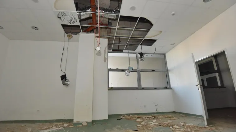 'Srećom nitko nije ozlijeđen': uru&scaron;io se strop u riječkom Domu zdravlja