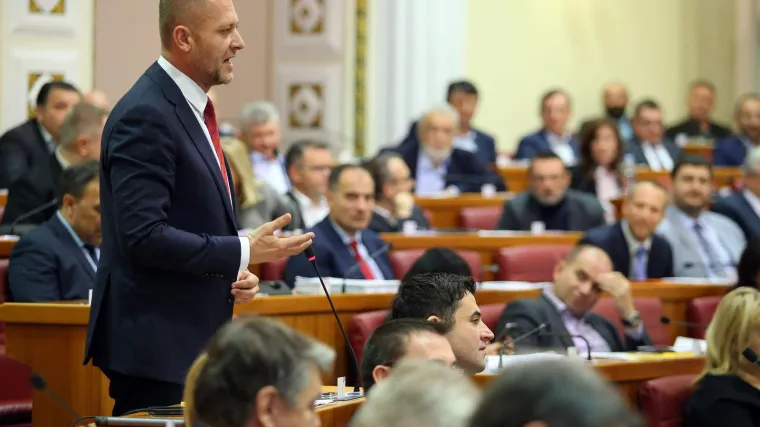 VIDEO Beljak žestoko opleo po HDZ-u: 'Naštetili ste Hrvatskoj više nego četnici'