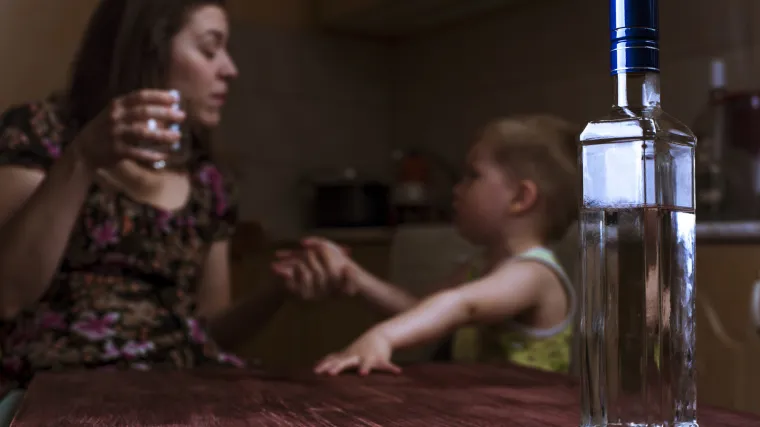 'Moja supruga previ&scaron;e pije pred djecom, ne znam ima li na&scaron;a veza budućnost'