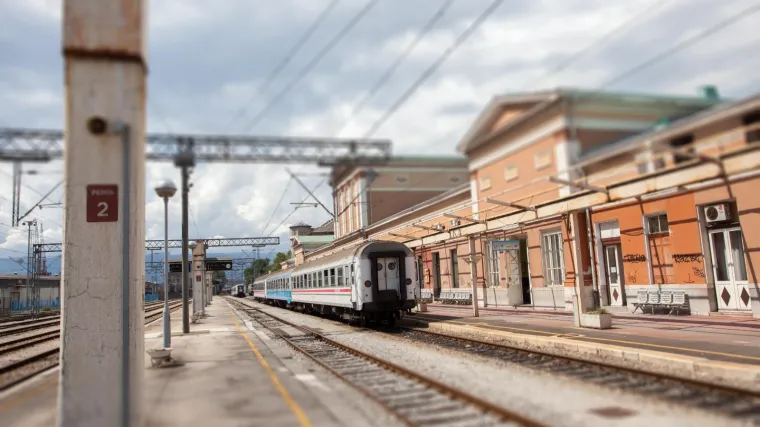 Ako ste se ikada zapitali, imamo odgovor: 'Zašto se oko kolodvora skuplja ološ?'