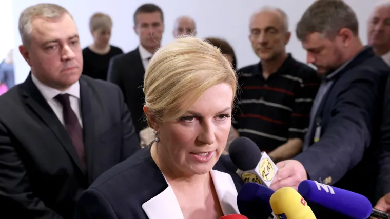 Predsjednica osudila prepiske putem maila, savjetnike pozvala da vrate naknade: 'Čast je bitnija od novca'