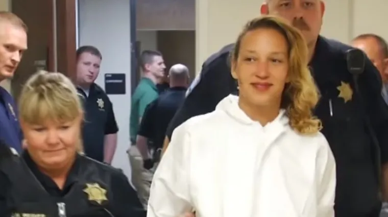 VIDEO Ovo je osmijeh žene koja je zatočila svoje tri kćeri, a onda zapalila kuću: tvrdi da je sve bila samoobrana?!