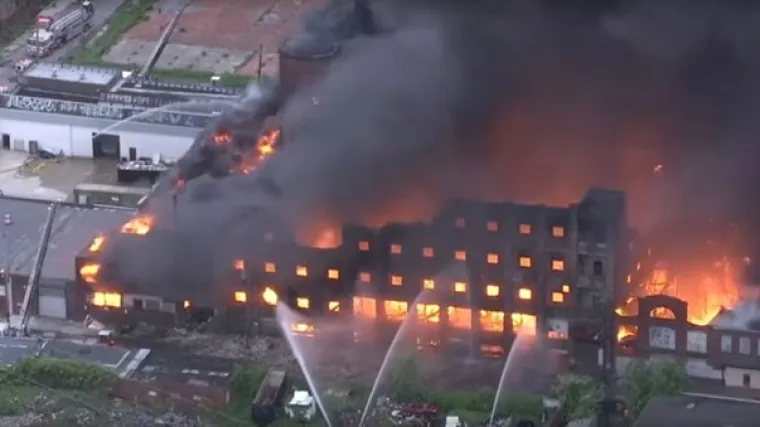 VIDEO Drama u Americi: tvornicu zahvatio požar, sve se sru&scaron;ilo do temelja