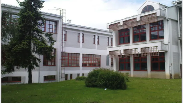 Radio je u vi&scaron;e &scaron;kola, a ima optužnicu za zlostavljanje maloljetnica i presudu za obiteljsko nasilje