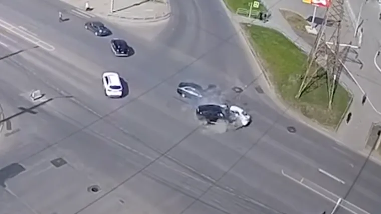 Pijani vozač strahovitom brzinom udario u Ladu i usmrtio oca dvoje djece, a onda plakao nad svojim smrskanim BMW-om