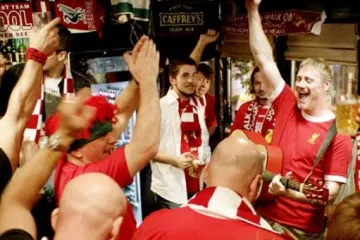 U komediji Jedne noći u Istanbulu dvojica navijača Liverpoola spremna su na sve za svoj omiljeni klub