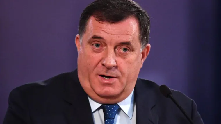 'Žele me sru&scaron;iti s vlasti'