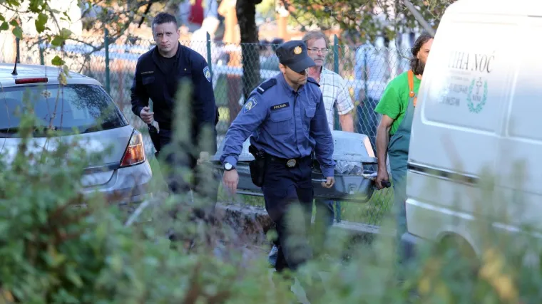 45-godi&scaron;njak o&scaron;trim predmetom ubio nevjenčanu suprugu (43) pa nazvao policiju i prijavio zločin