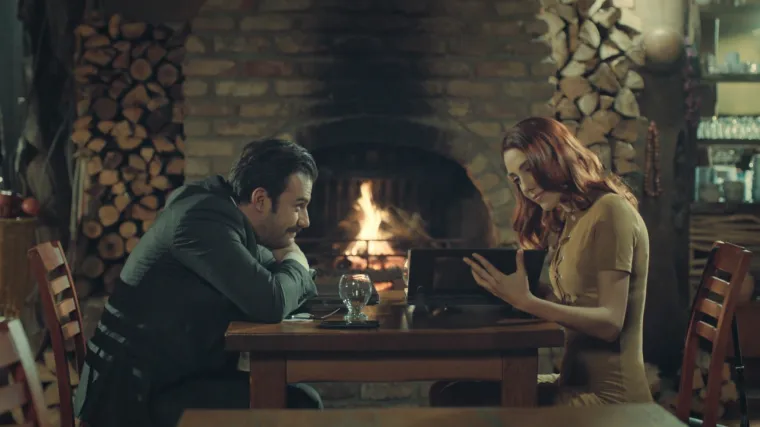 Zbog Fikretovog izbivanja iz kuće Ipek odluči otići iz konaka (Istanbulska nevjesta)