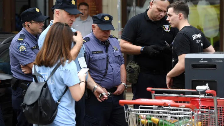 Četiri maturantice potukle se u školi, šake su letjele na sve strane