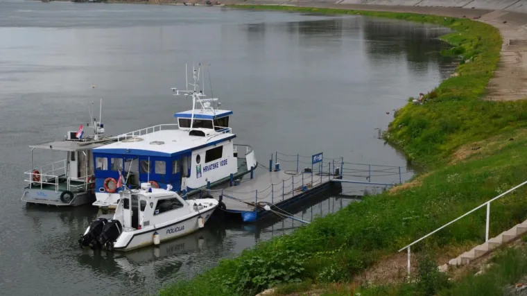 &Scaron;okantno otkriće uz obalu Save: &scaron;etajući se nasipom prona&scaron;ao beživotno tijelo