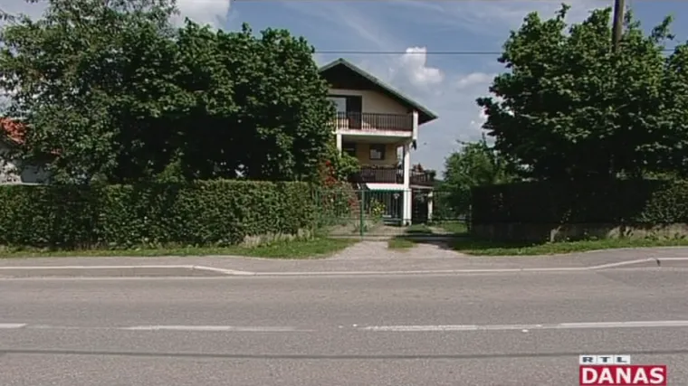 Rekonstrukcija filmske scene u Kupinečkom Kraljevcu: osam policijskih vozila okružilo kuću pljačka&scaron;a