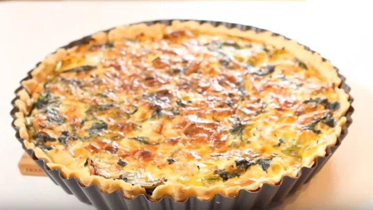 Kako napraviti slastan Quiche s porilukom na hrvatski način