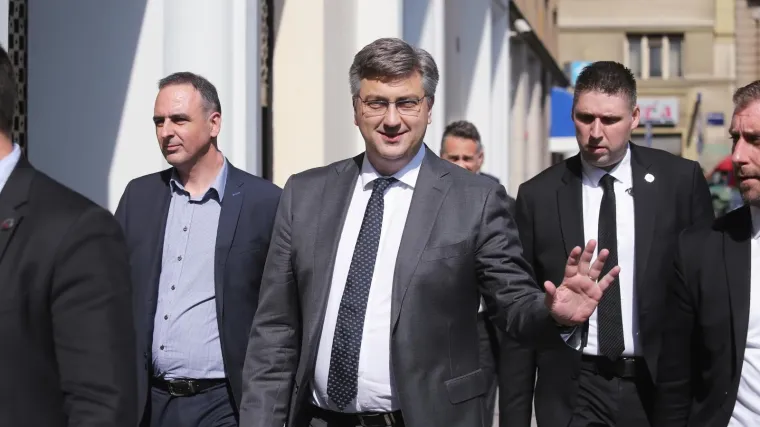 '&Scaron;to bih ja to vama otkrivao?'