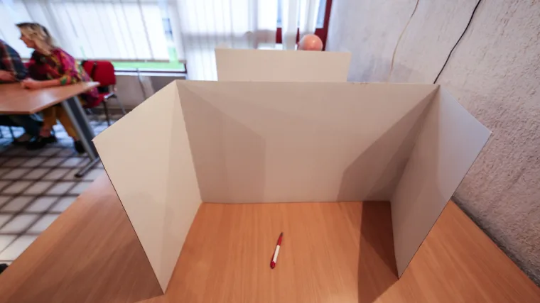 Po izlaznim anketama Irci velikom većinom za ublažavanje zakona o pobačaju