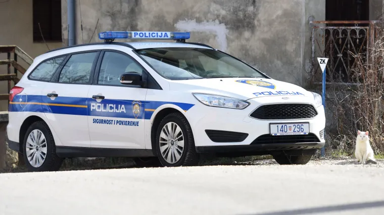 Detonacija usred noći probudila stanovnike Draganića: u eksploziji o&scaron;tećen kombi, policija istražuje slučaj