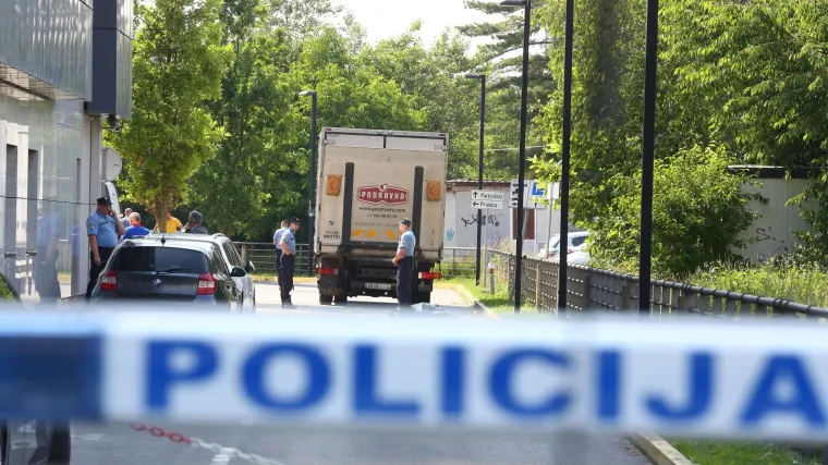 Tragedija u Zagrebu: u stanici za tehnički pregled usmrtio čovjeka, pogledajte fotografije s lica mjesta