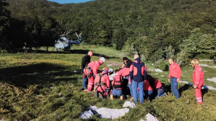 Pala sa stijene i te&scaron;ko se ozlijedila, HGSS-ovci tvrde: 'Satima smo čekali helikopter'
