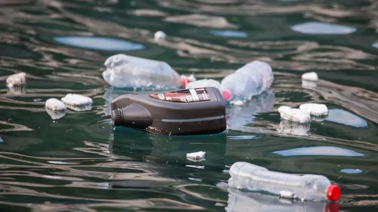 Europa najavila rat plastičnim proizvodima: zabranjuju se &scaron;tapići za u&scaron;i, ča&scaron;e, žlice...