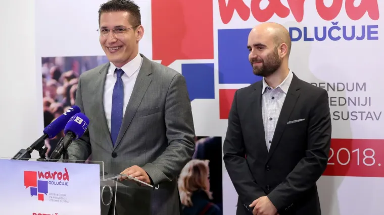 Istražujemo: jesu li aktivisti iz Inicijative Narod odlučuje prikupili dovoljan broj potpisa?