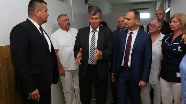 'Vrijeme je da stranke maknu ruke s&nbsp;upravljanja bolnicama'