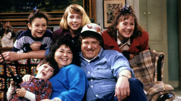 Neslavan kraj 'Roseanne': ABC ukinuo slavnu seriju zbog rasističke uvrede upućene administraciji Obame!