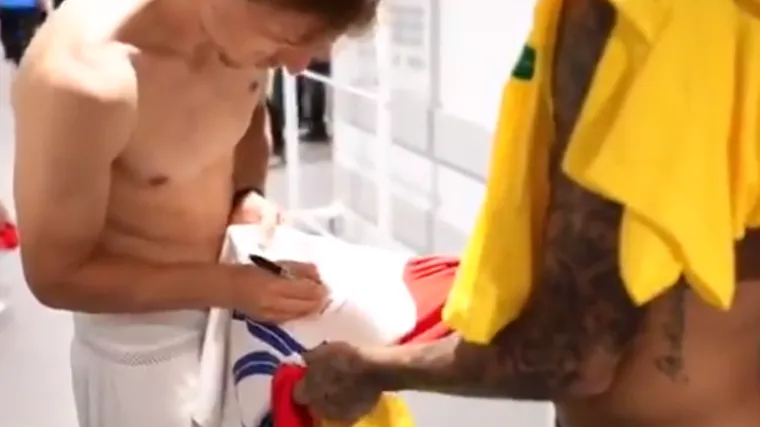 VIDEO 'Budući sugirači': brazilska nogometna zvijezda zatražila Modrića da mu se potpi&scaron;e na dres