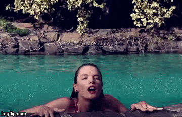 Neki misle da ga je odjenula naopako...