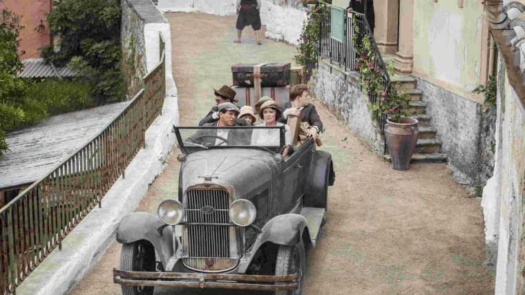 Topla, duhovita i vesela serija o pustolovinama jedne obitelji na predivnom grčkom otoku (Obitelj Durrell)